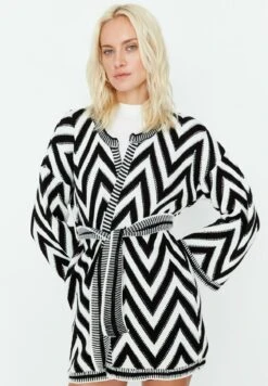 Trendyol Chaqueta De Punto - Cream