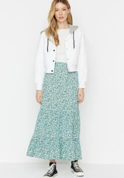 BescheidenGewoontjes - Falda Acampanada - Green