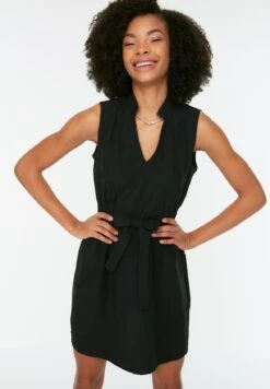 Trendyol Vestido Informal - Black