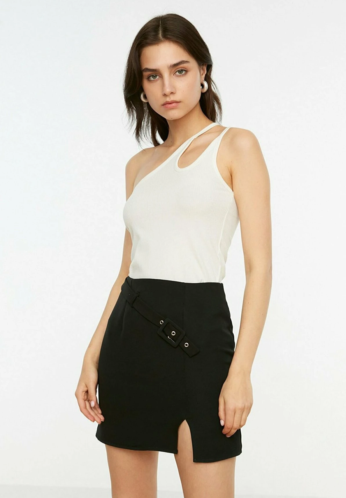 Trendyol Falda Acampanada - Black