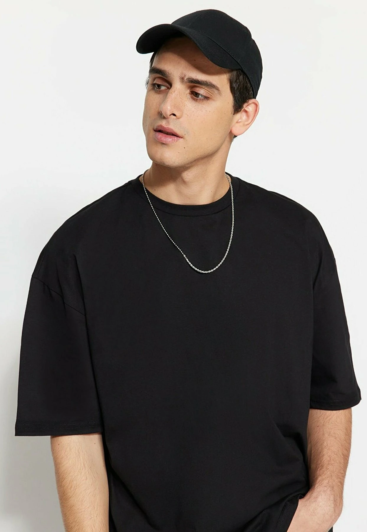 Trendyol Camiseta Estampada - Black - Imagen 4