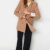 Trendyol Abrigo Corto - Beige