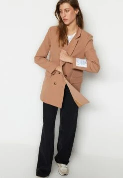 Trendyol Abrigo Corto - Beige