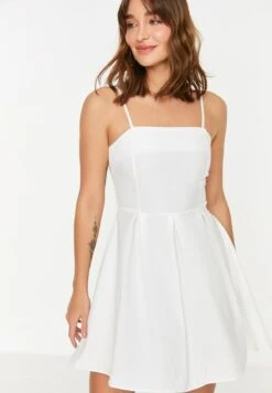 Trendyol Vestido Informal - Ecru