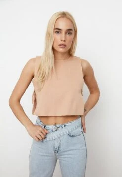 Trendyol Blusa - Beige