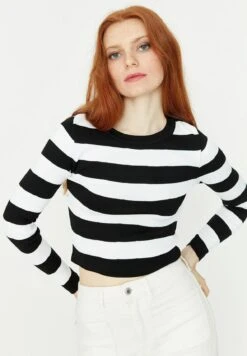 Trendyol Sudadera - Black