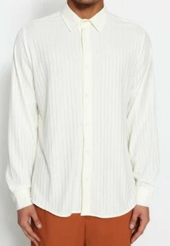Trendyol Camisa - Cream