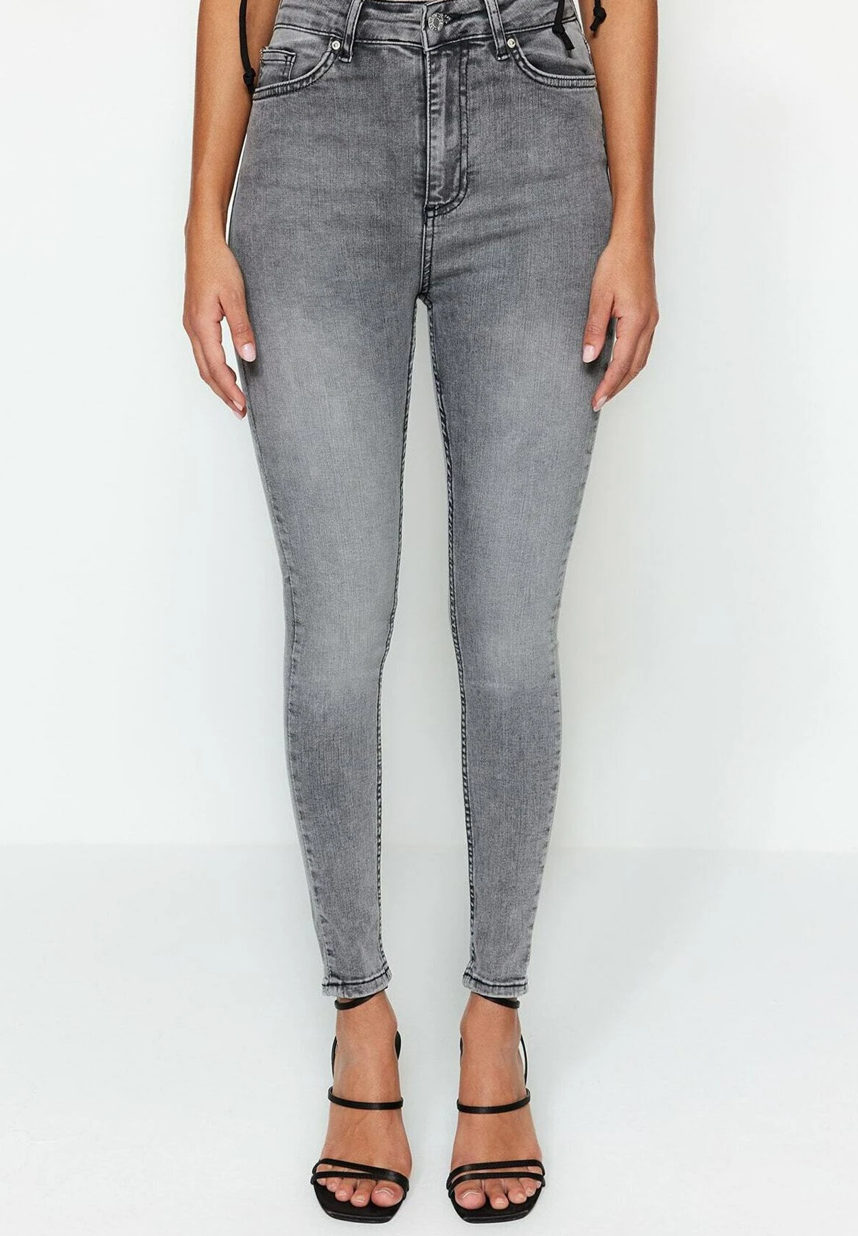 Trendyol Décontracté Et Confort - Vaqueros Pitillo - Grey