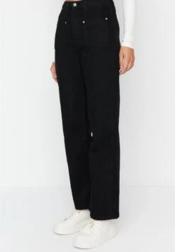 Trendyol Vaqueros Rectos - Black