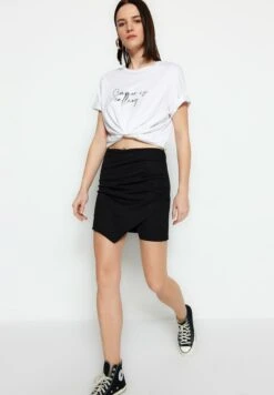 Trendyol Falda Cruzada - Black