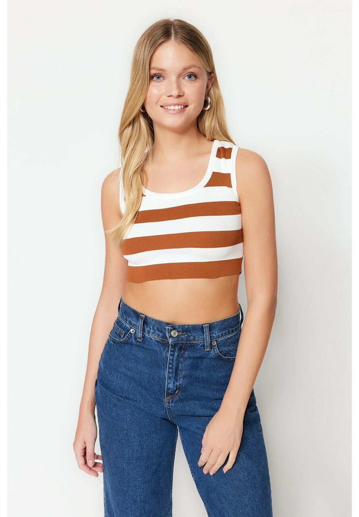 Trendyol Top - Brown