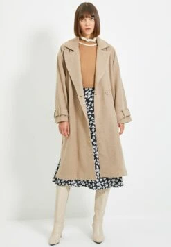Trendyol Abrigo Clásico - Beige