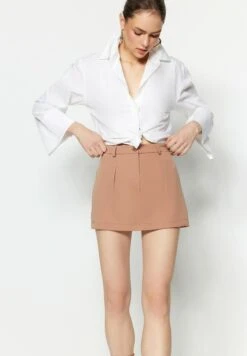 Trendyol Shorts - Brown