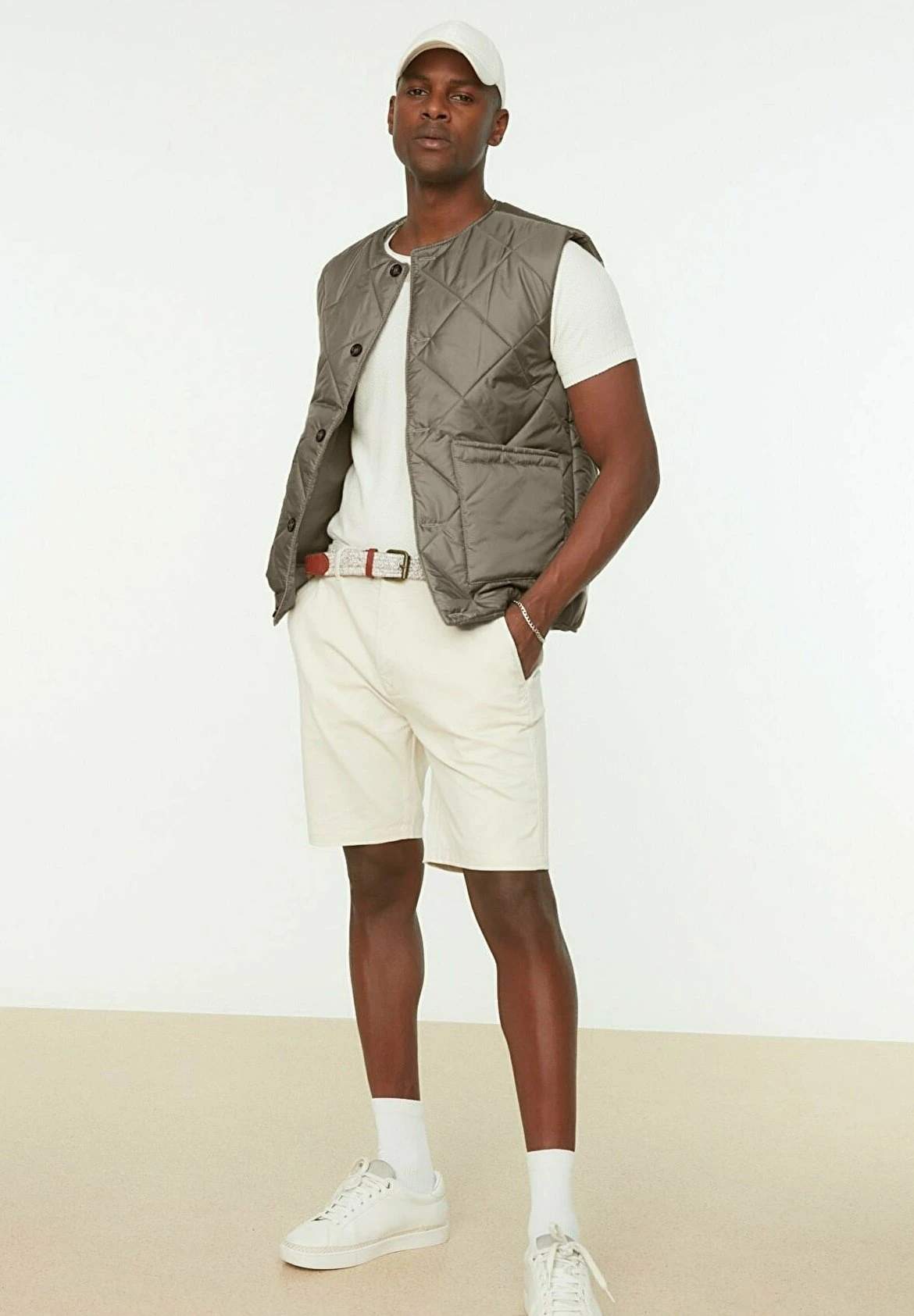 Trendyol Chaleco - Beige - Imagen 4